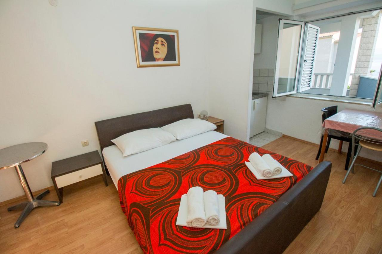 Mrkonjic Branko & Marija Apartmani Omiš Esterno foto