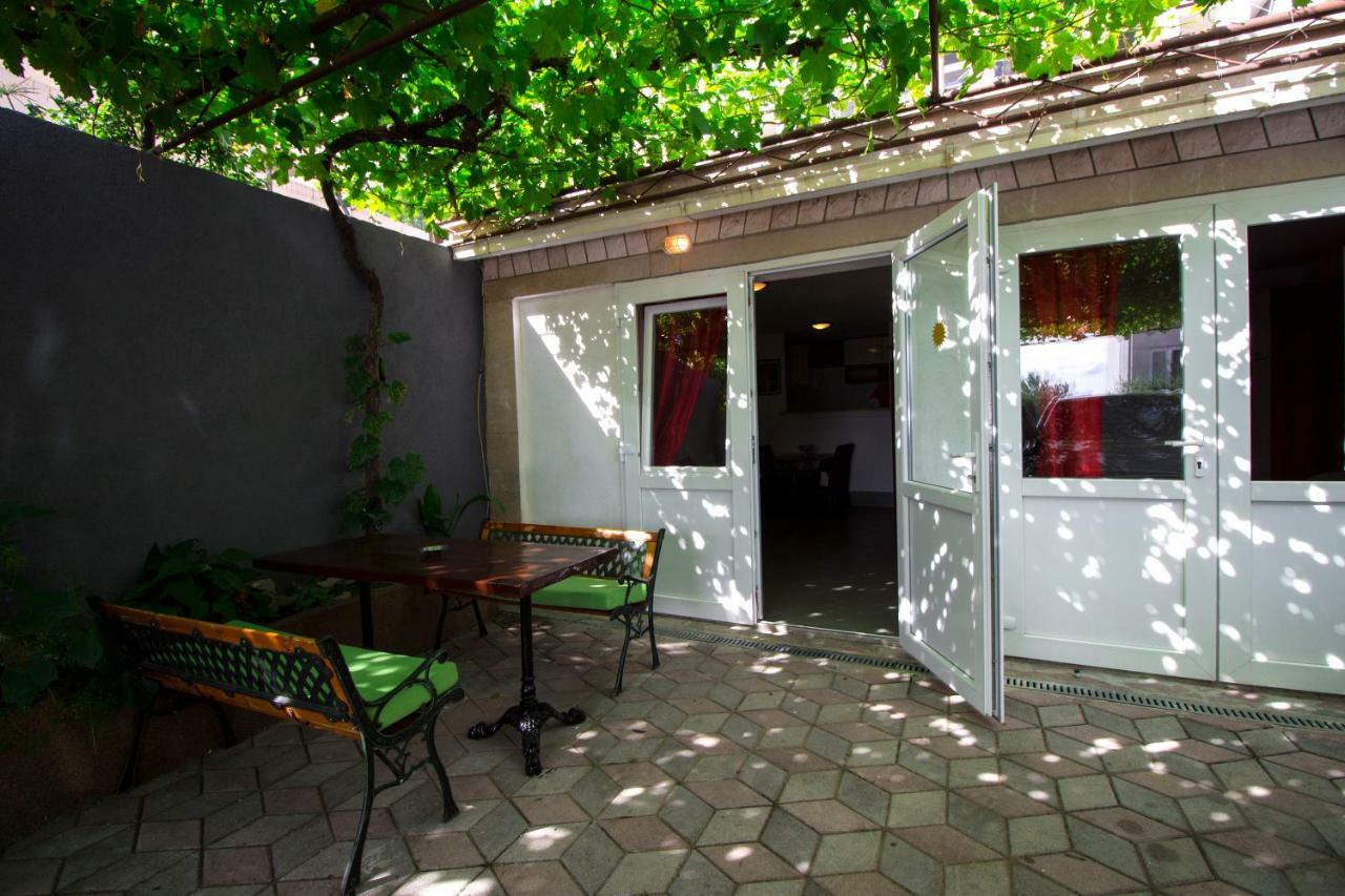Mrkonjic Branko & Marija Apartmani Omiš Esterno foto