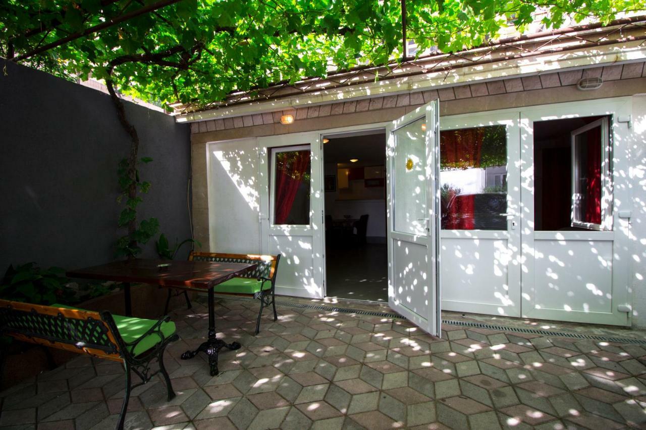 Mrkonjic Branko & Marija Apartmani Omiš Esterno foto