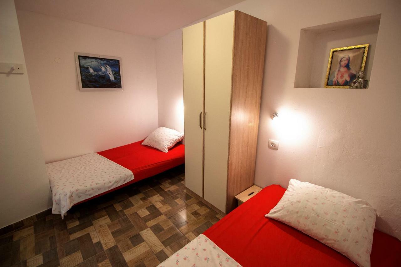 Mrkonjic Branko & Marija Apartmani Omiš Esterno foto