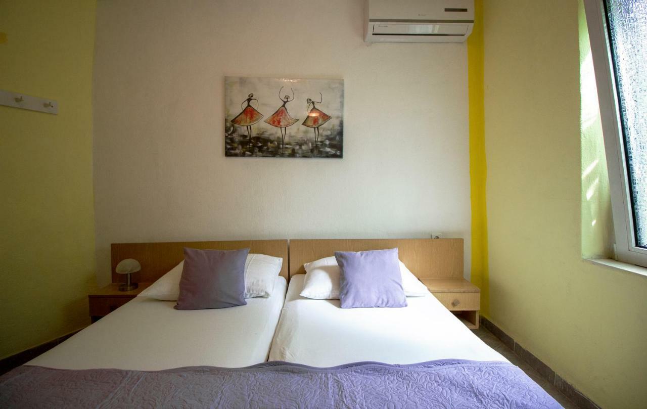 Mrkonjic Branko & Marija Apartmani Omiš Esterno foto