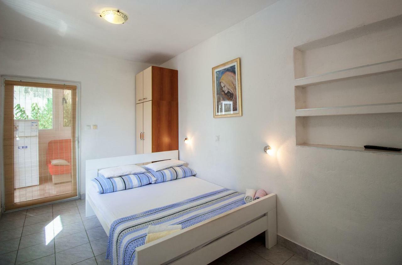 Mrkonjic Branko & Marija Apartmani Omiš Esterno foto