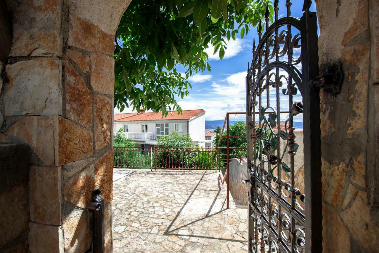 Mrkonjic Branko & Marija Apartmani Omiš Esterno foto