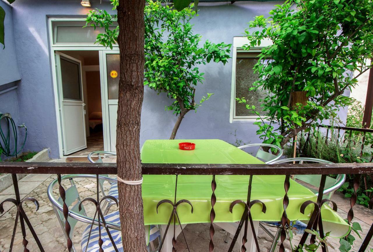 Mrkonjic Branko & Marija Apartmani Omiš Esterno foto