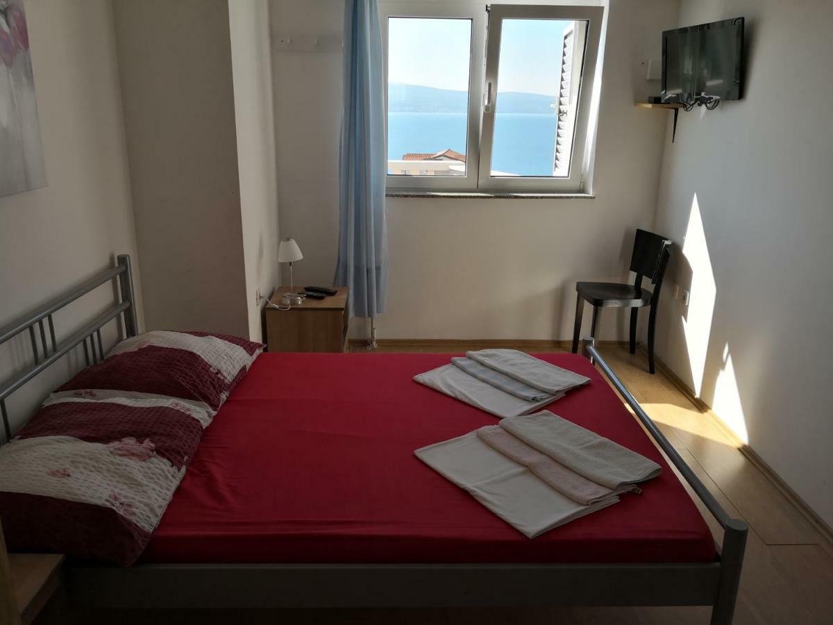 Mrkonjic Branko & Marija Apartmani Omiš Esterno foto
