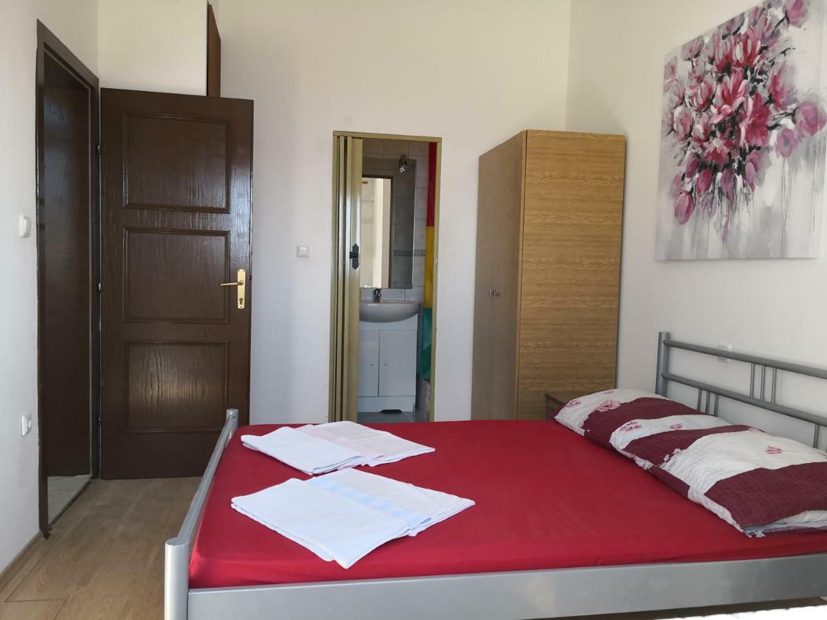 Mrkonjic Branko & Marija Apartmani Omiš Esterno foto