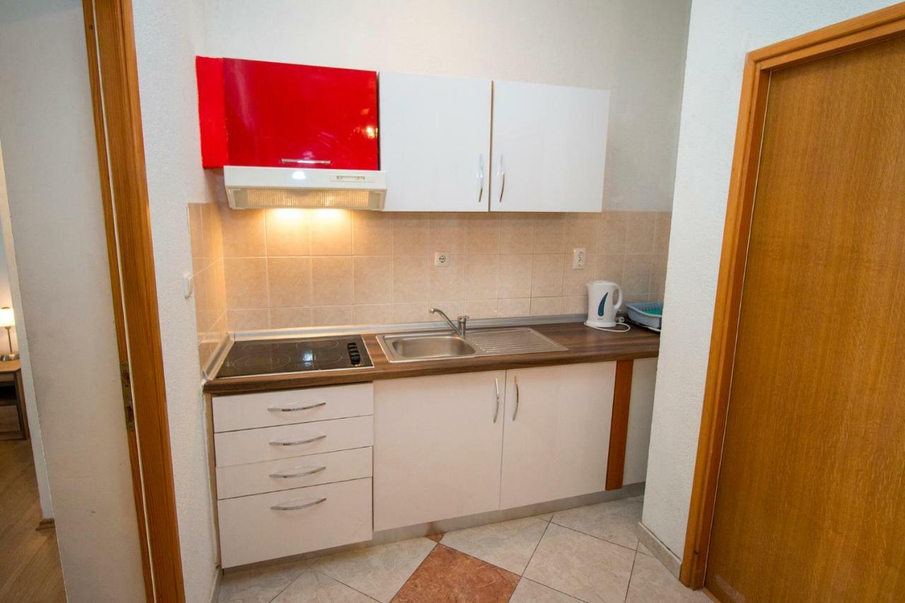 Mrkonjic Branko & Marija Apartmani Omiš Esterno foto