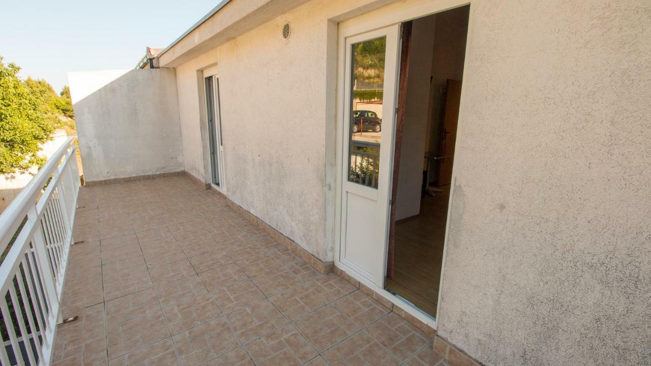 Mrkonjic Branko & Marija Apartmani Omiš Esterno foto