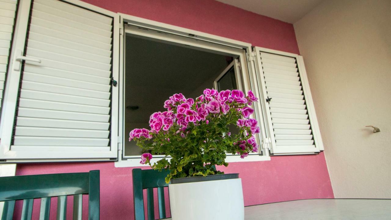 Mrkonjic Branko & Marija Apartmani Omiš Esterno foto