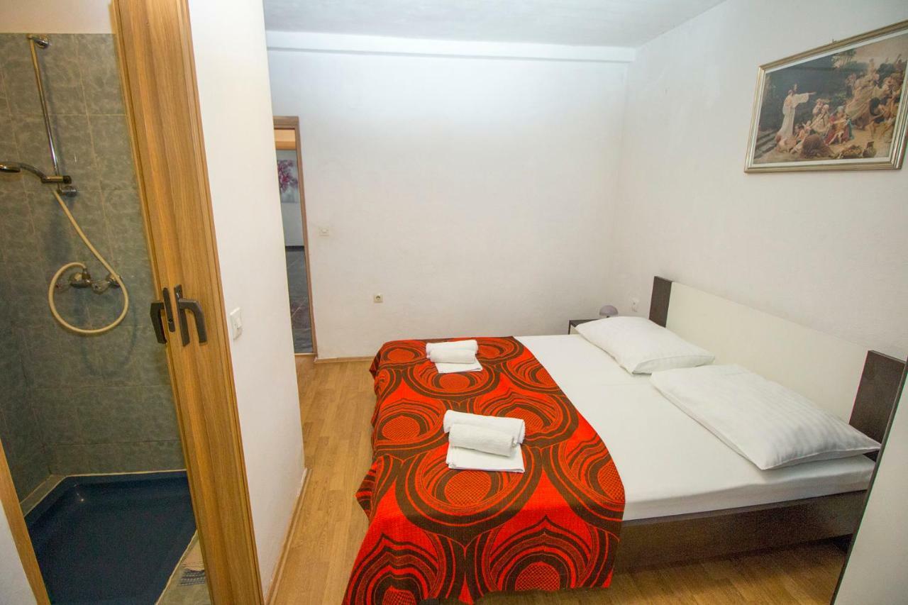 Mrkonjic Branko & Marija Apartmani Omiš Esterno foto