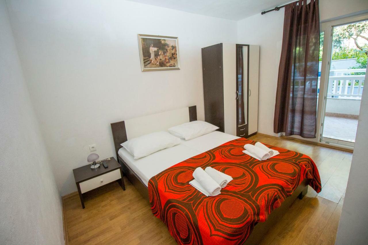 Mrkonjic Branko & Marija Apartmani Omiš Esterno foto