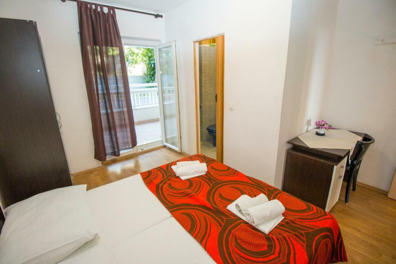 Mrkonjic Branko & Marija Apartmani Omiš Esterno foto