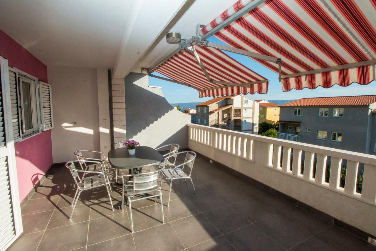 Mrkonjic Branko & Marija Apartmani Omiš Esterno foto